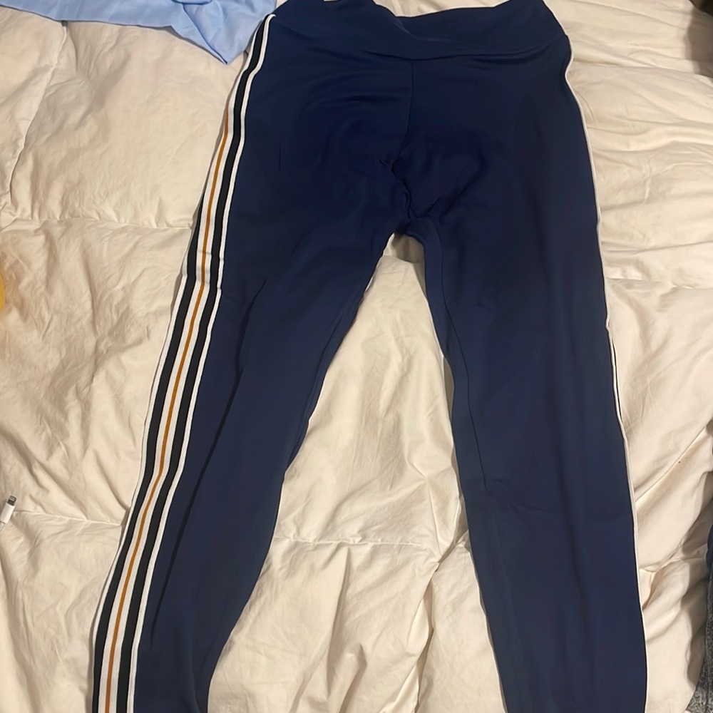One eleven express leggings in a size small